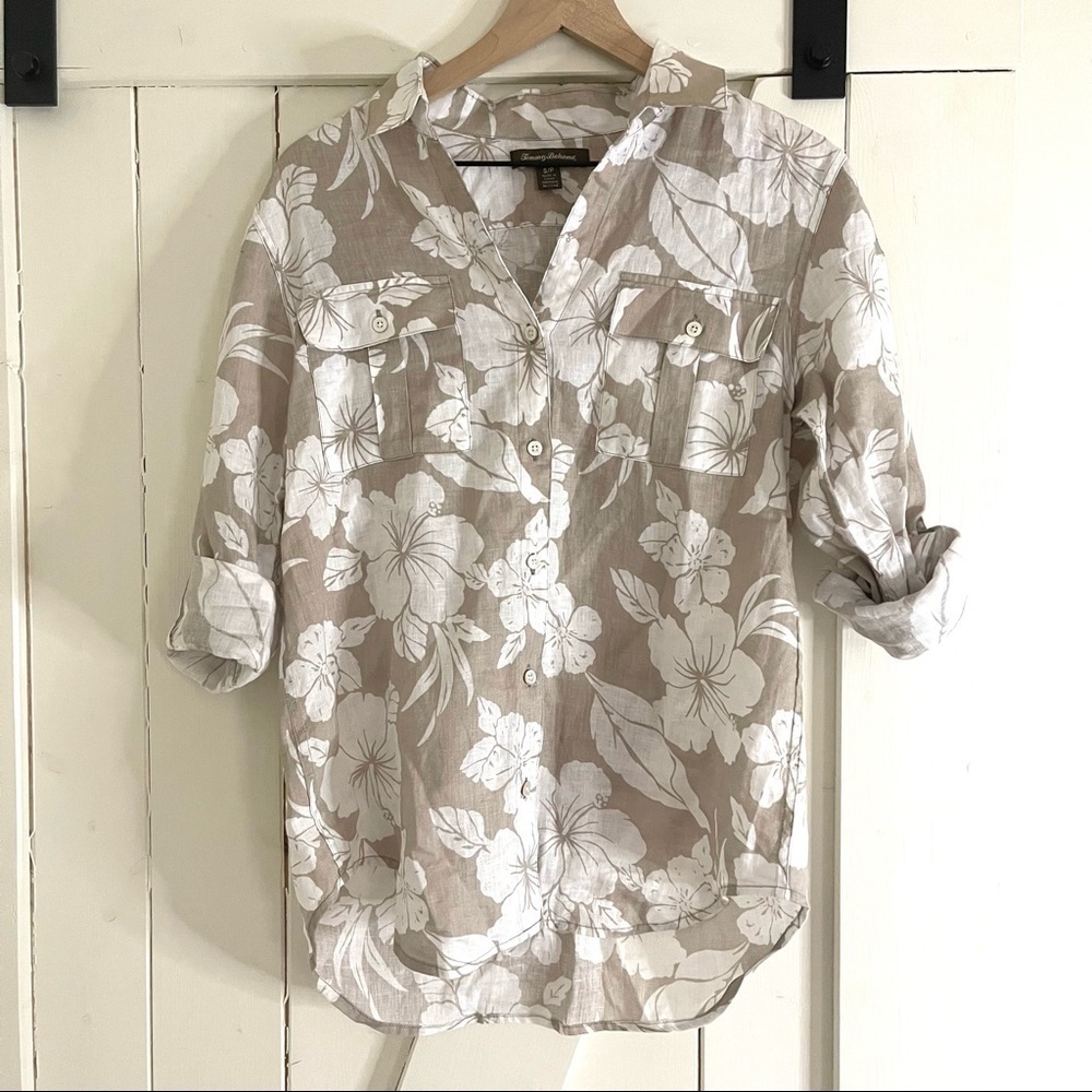Tommy Bahama tan button down floral blouse with rolled up sleeve small